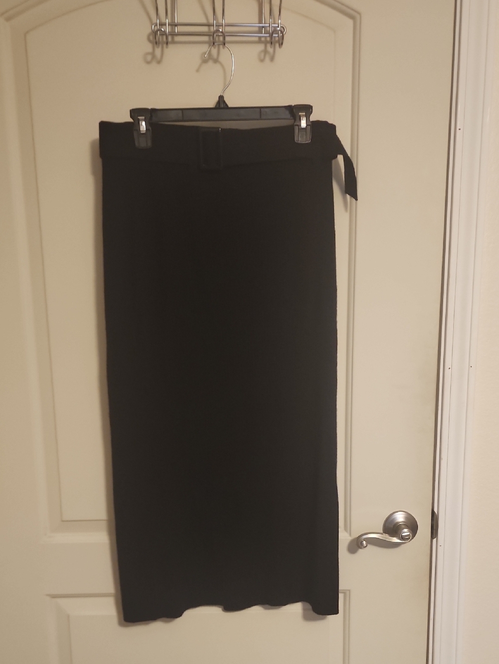Ann Taylor Black Belted Sweater Maxi Skirt with Attached Belt. Large NWOT